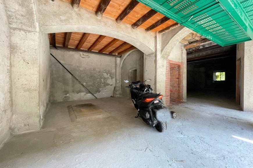 ERBA Capannoni-laboratori-magazzini